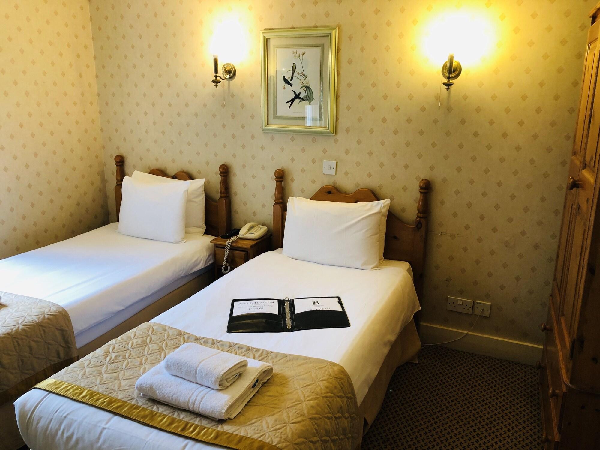 Brook Red Lion Hotel Colchester Kültér fotó
