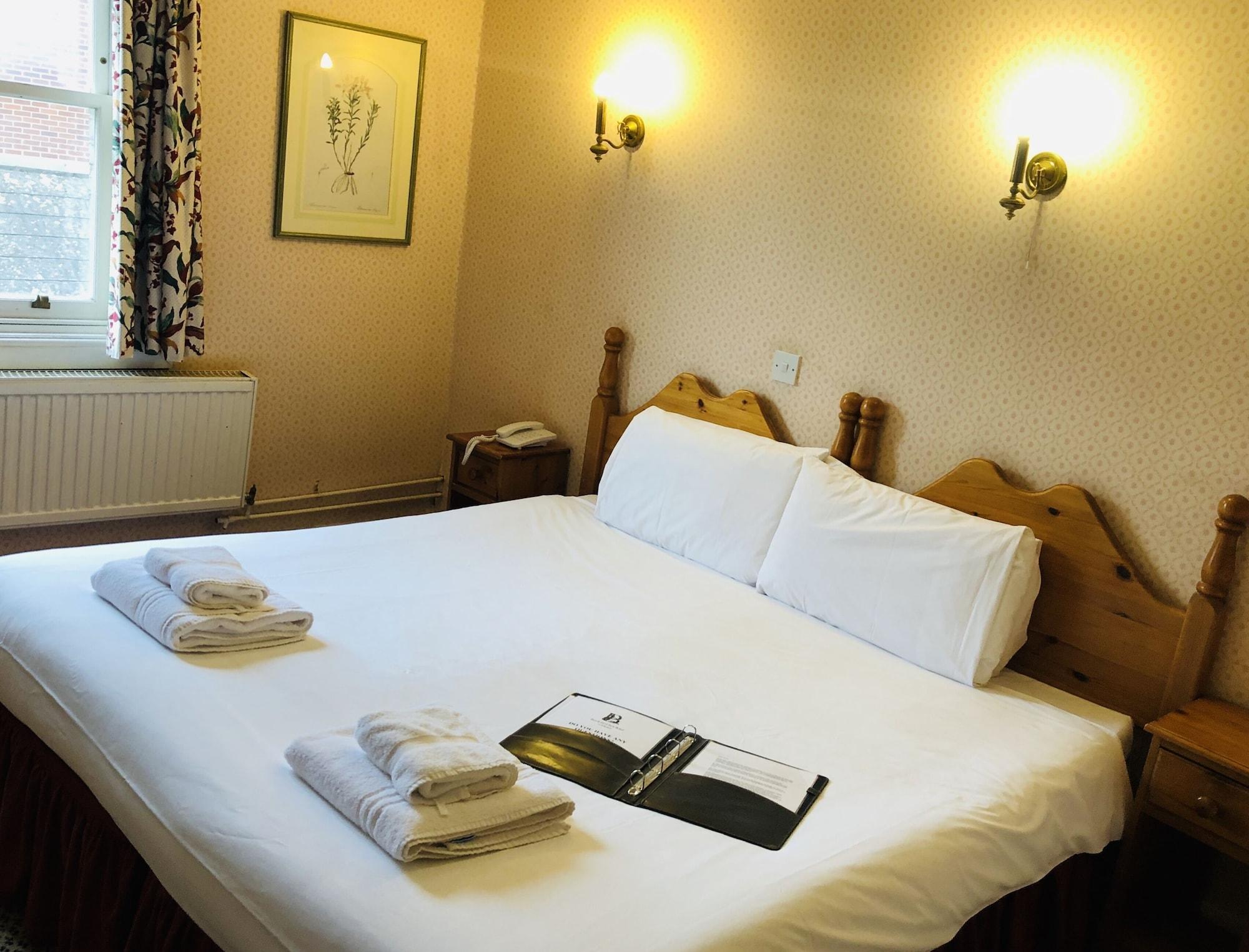 Brook Red Lion Hotel Colchester Kültér fotó